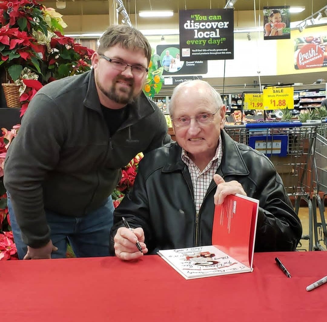 DGD2018's tweet photo. RIP Vince Dooley , I'm so honored to have met you a few years ago at a book signing and still have the book you signed still at my house ... man what a party in heaven it has to be between him and Larry Munson right now ..
#Larrymunson
#DGD https://t.co/Z7XlppFXNa