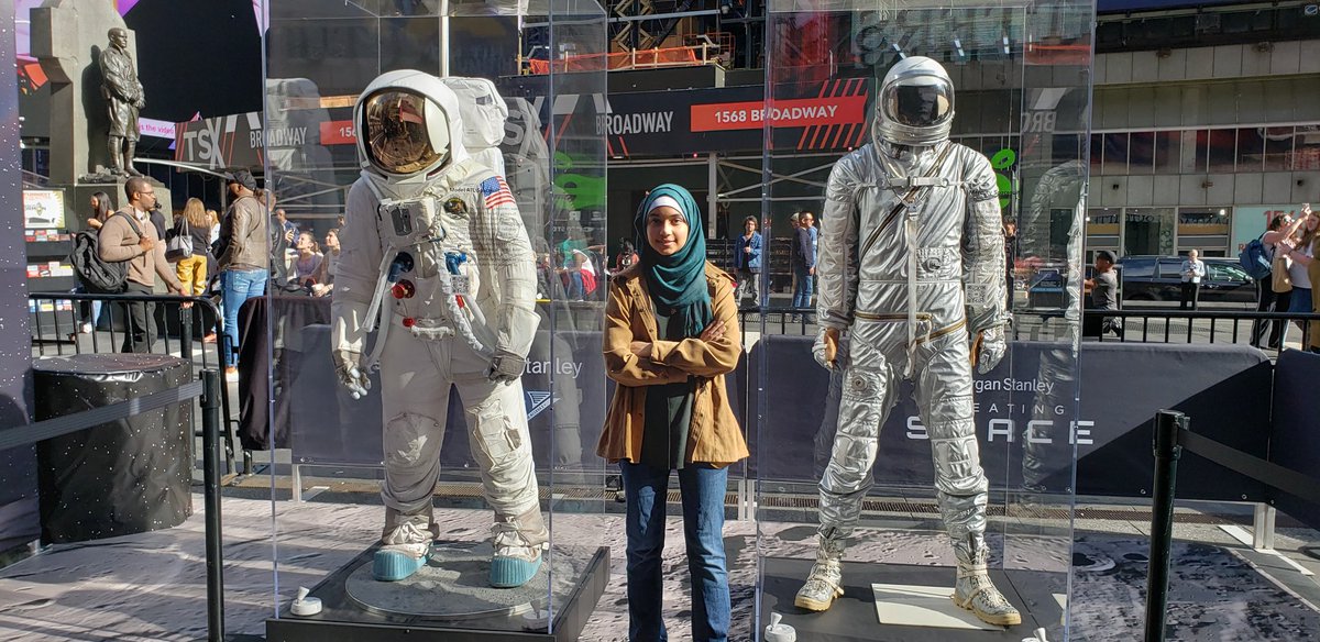 At the shoot i was able to meet these incredible women, @Astro_Cady and @Rocket_Woman1 who are paving the way for #girlsinstem and #womeninspace