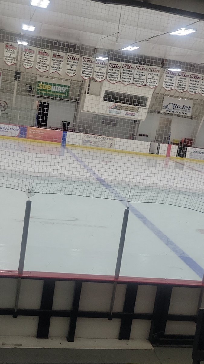 Back home this weekend to watch my brother play 🏒🥅