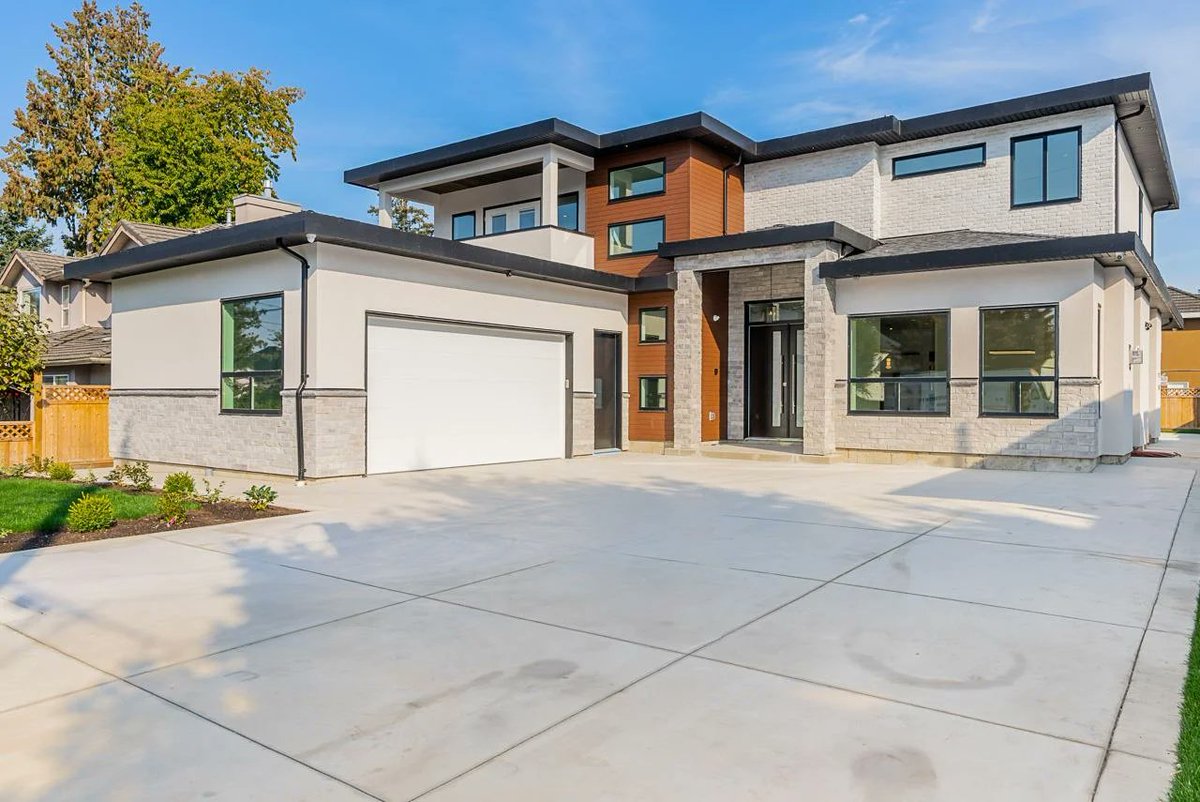 Wrong timing for #MetroVancouver real estate agents to take overpriced listings. The worst is still coming. #vanre #SurreyBC #SurreyHomes

$2,349,900 ▼ $150,000
10964 131 Street, Surrey, BC, Canada.
Listed by Kaiser Landen Realty Inc. 
MLS® R2731845