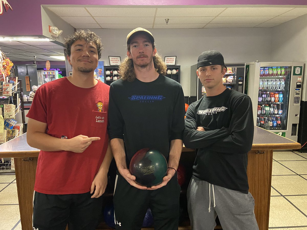 SpaldingMSOC's tweet photo. BOWLING 🎳 CHAMPIONS 🏆
Led by Gavin O’Donley’s score of 201, Lane 9 took home the team title. #goodjobguys https://t.co/adR9jJFWgM