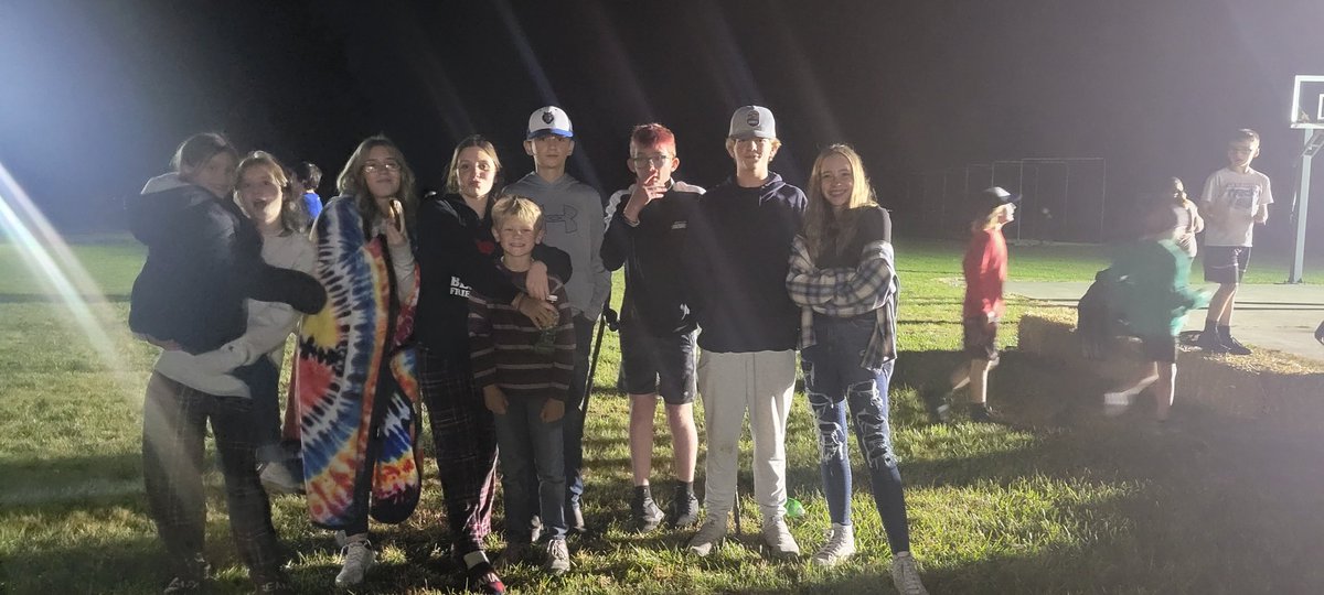 RossForlines's tweet photo. OVMS Fall Bash tonight https://t.co/UfIk6Ei1uL