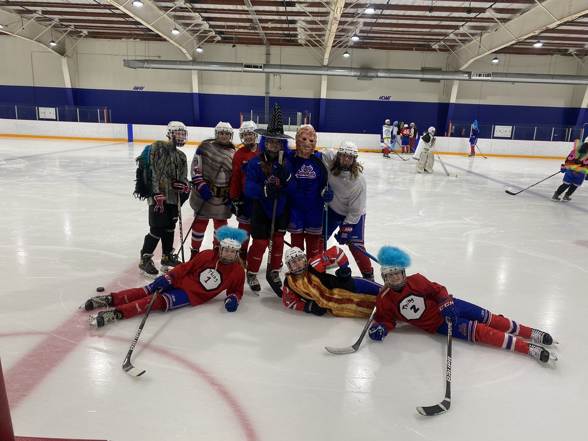 LadyAdmirals's tweet photo. The 12/14/16U Lady Admirals had a Halloween scrimmage this evening. The costumes did not disappoint. 🎃👻  Don’t forget, the 14U and 19Us are playing at Lynnwood this weekend and the 12U are at Snoqualmie and Renton. #GrowTheGame #PlayLikeAGirl #Hockey https://t.co/At9xjLoi3z