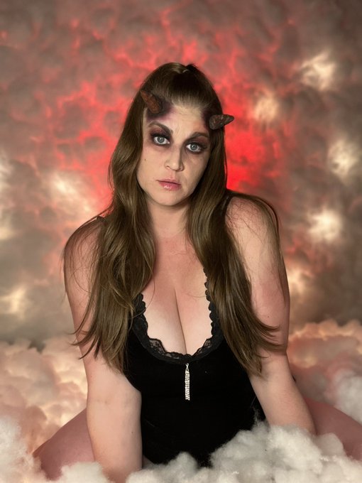 #devil #milf #devilhorns https://t.co/IyG85zE4Lf<a href="/tag/devil"class="tags">#devil</a><a href="/tag/milf"class="tags">#milf</a><a href="/tag/devilhorns"class="tags">#devilhorns</a>