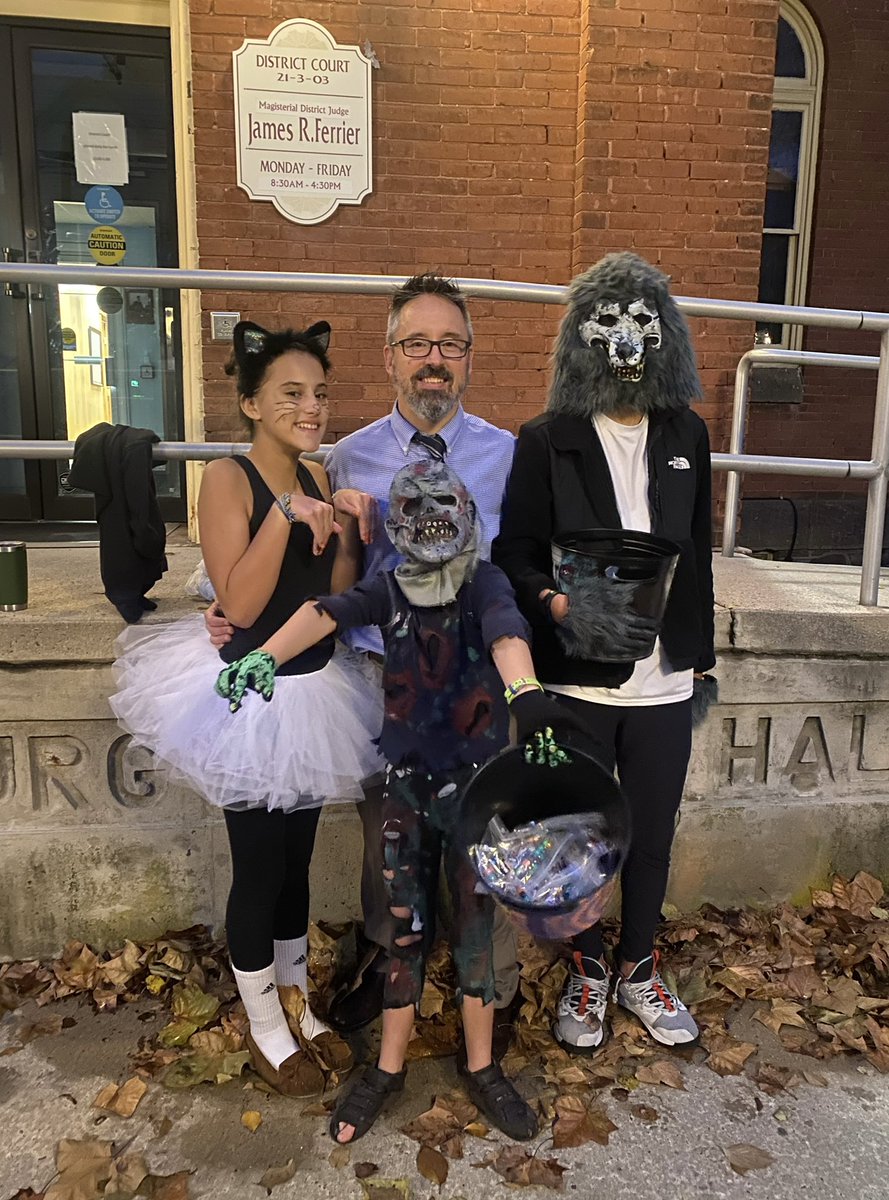 So much fun giving candy out at the Orwigsburg #Halloween parade. Fortunate to have the help of Mr. Wolf, Zombie, and Kitty. #TrickOrTreat 🎃💀👻☠️