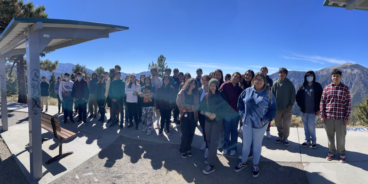 GeoSciJackie's tweet photo. ⁦@MSJCedu⁩ Dual Enrollment ⁦@PerrisHigh⁩ Geography students on the San Andreas Fault today. #geography #geosciences https://t.co/7Iw1FmubTp