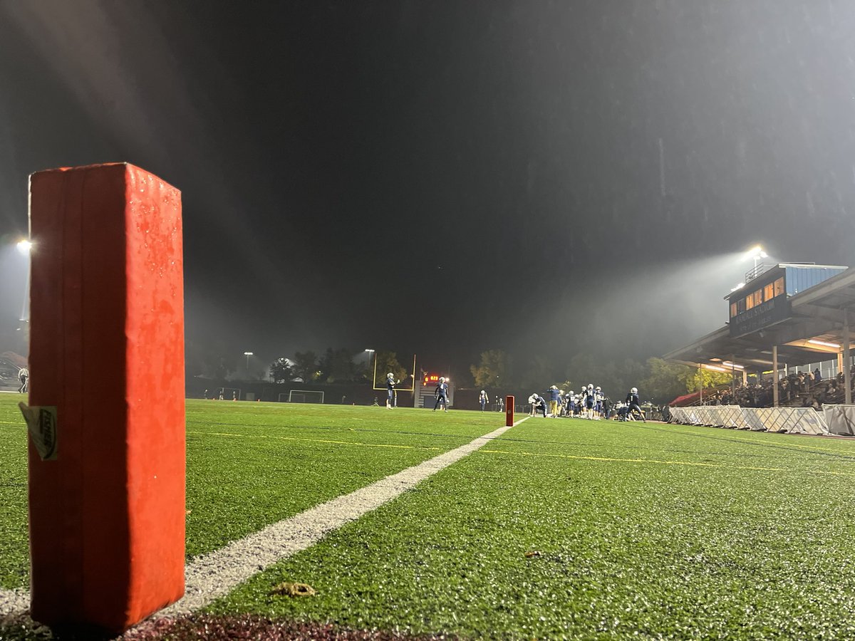 In the mist for Week 9 @fox12oregon Friday Night Lights for a Top Ten tussle @WVHS_Football vs. @RexPutnam and the 5A Northwest Oregon Conference crown at 10:30 #Fox12FNL