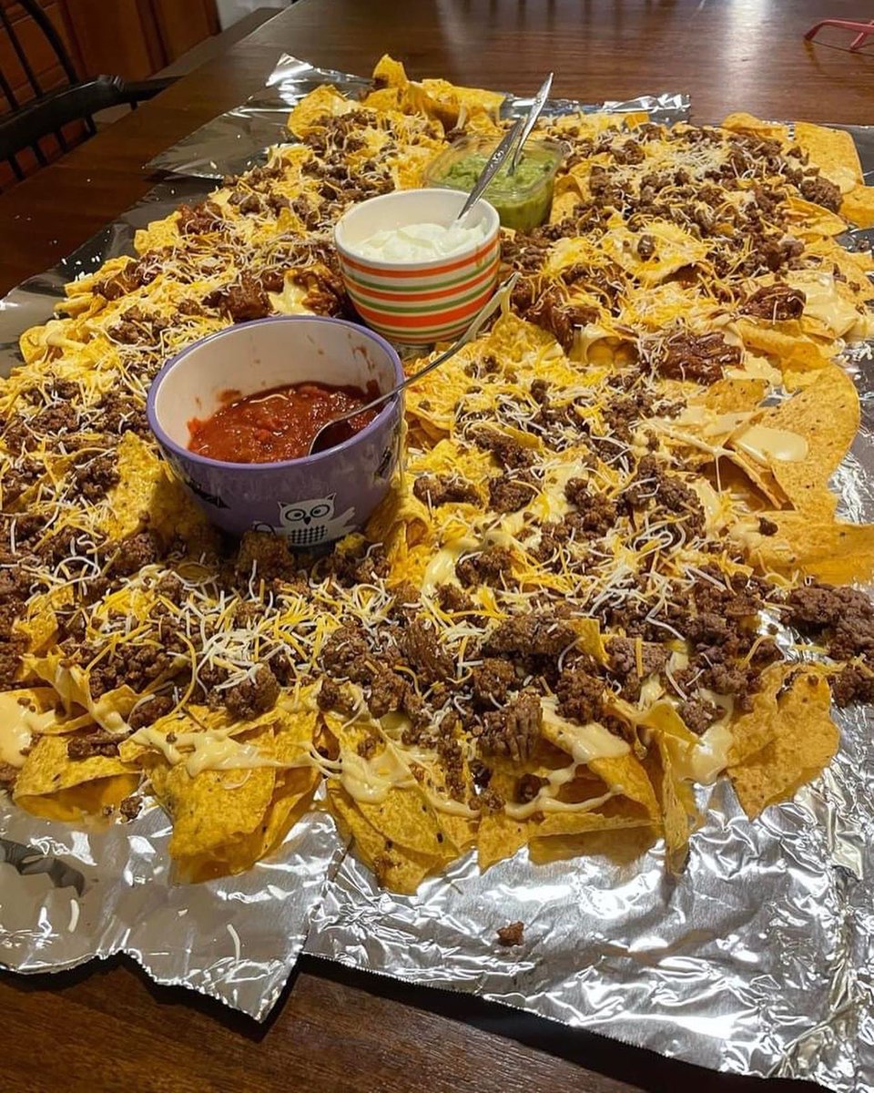 BridgtonHockey's tweet photo. A great Friday night. The boys enjoyed a nacho table followed up by pumpkin carving. #eatstrong https://t.co/5tX56PrQnJ