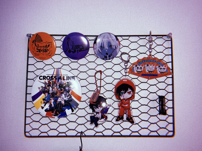 EW02のアクキーも買ってしまった…可愛い…いっちゃんといっちゃんが並ぶとさらに増やしたくなるな いっちゃんを… 