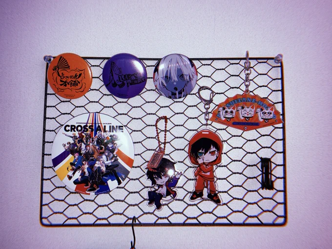 EW02のアクキーも買ってしまった…可愛い…いっちゃんといっちゃんが並ぶとさらに増やしたくなるな いっちゃんを… 
