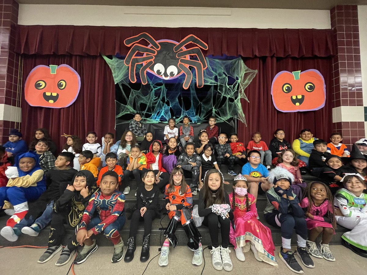 judy_alderete's tweet photo. Our @BeaverMST_Stars second graders did an AMAZING and SPOOKY music program this evening!  🎃 👻 Thank you to our incredible Specials Team (Mr. Gonzales,  @dknambo, and @Coach_NPerez) for working so hard with the kiddos. Everyone did an awesome job! @GISDArts https://t.co/XVo1MzKkkw