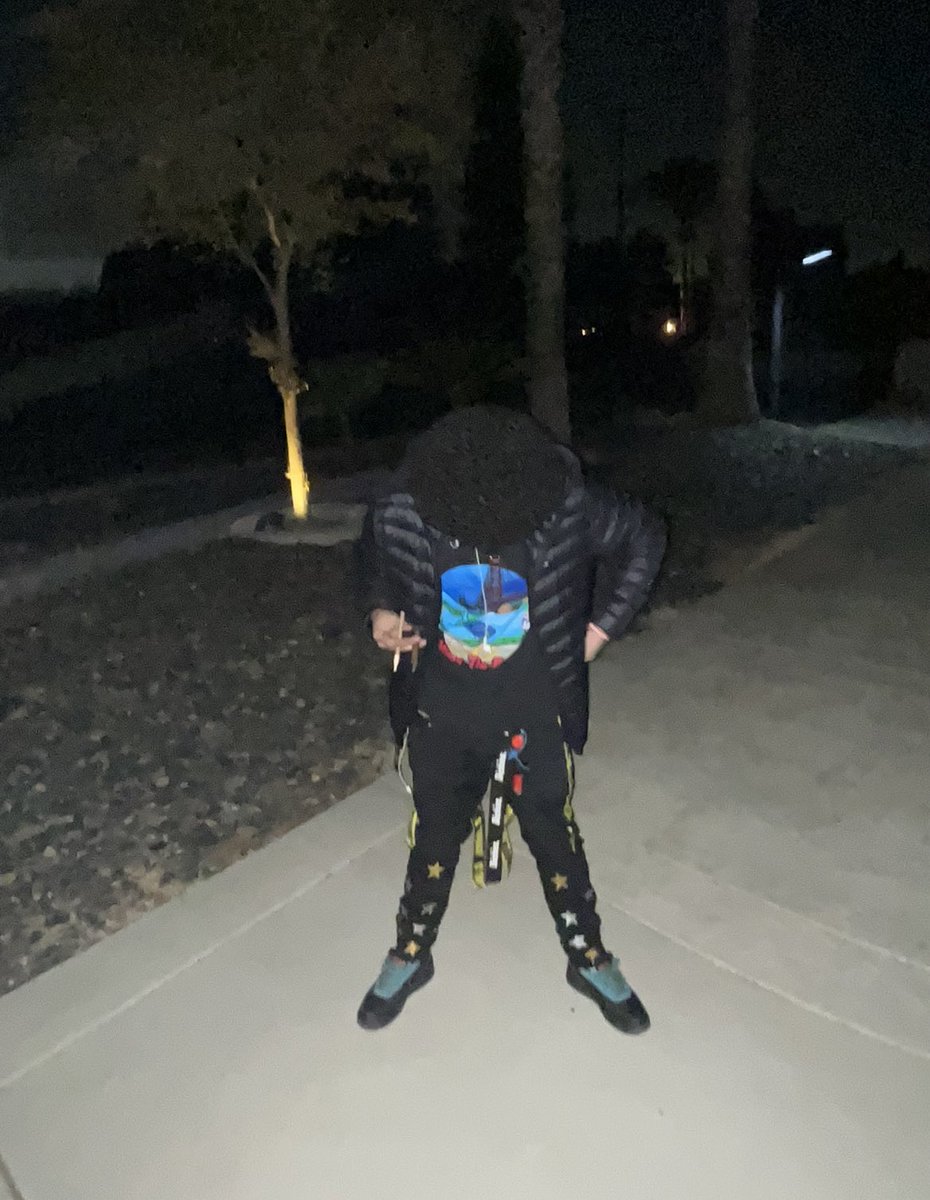 HuggTheRoadGLO's tweet photo. ran it up got out the way thought they was my patnas but these niggas fake 💊💴🧑‍💻 https://t.co/gsk1GaHb5l