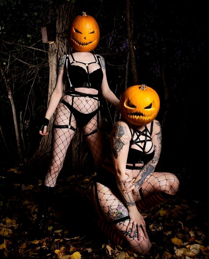 Pllease.com 🍑 tweet media