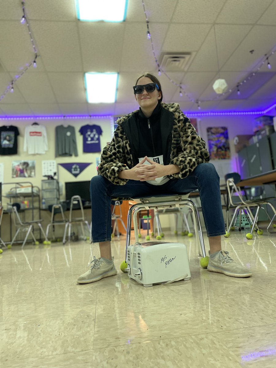 EW_MrSmith's tweet photo. Apparently—no one has thought to bring a Toaster to a Toastmasters’ Meeting. Thank you to Mrs. Moran for a great inaugural meeting! My ISM class is excited to spruce up their speeches! @NISDGTAA @NISDWarren @RootEdSA #RootEdWarren @Toastmasters https://t.co/iYC71Ys5tj