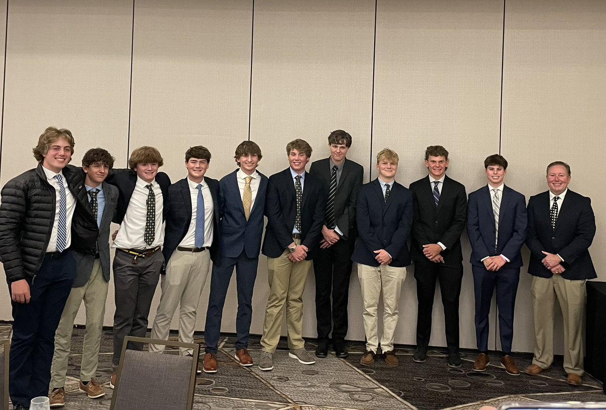 Varsity golf looking good at the banquet ⛳️