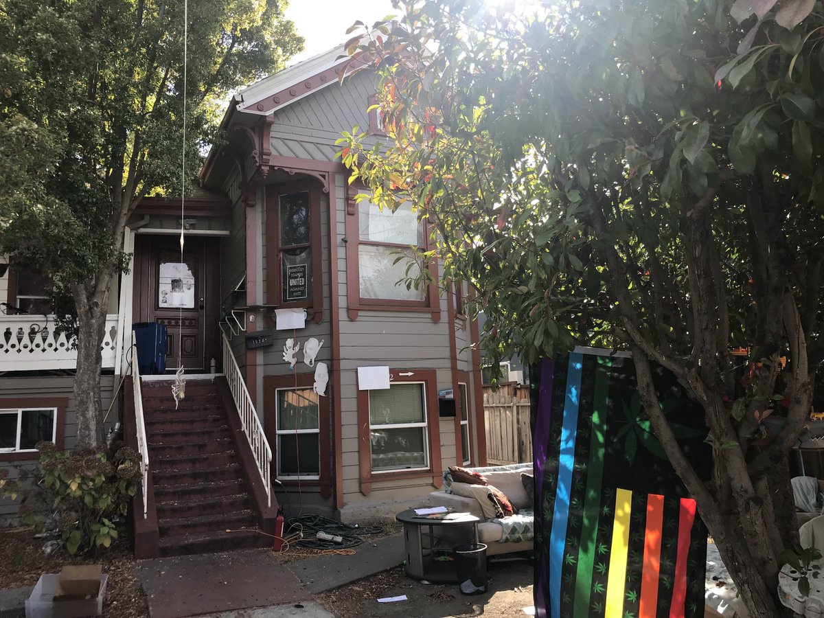 jvanderbeken's tweet photo. FBI visits Berkeley home tied to Pelosi beating suspect. The Victorian is dubbed a “hippie collective” by neighbors https://t.co/jOhbVTvElx