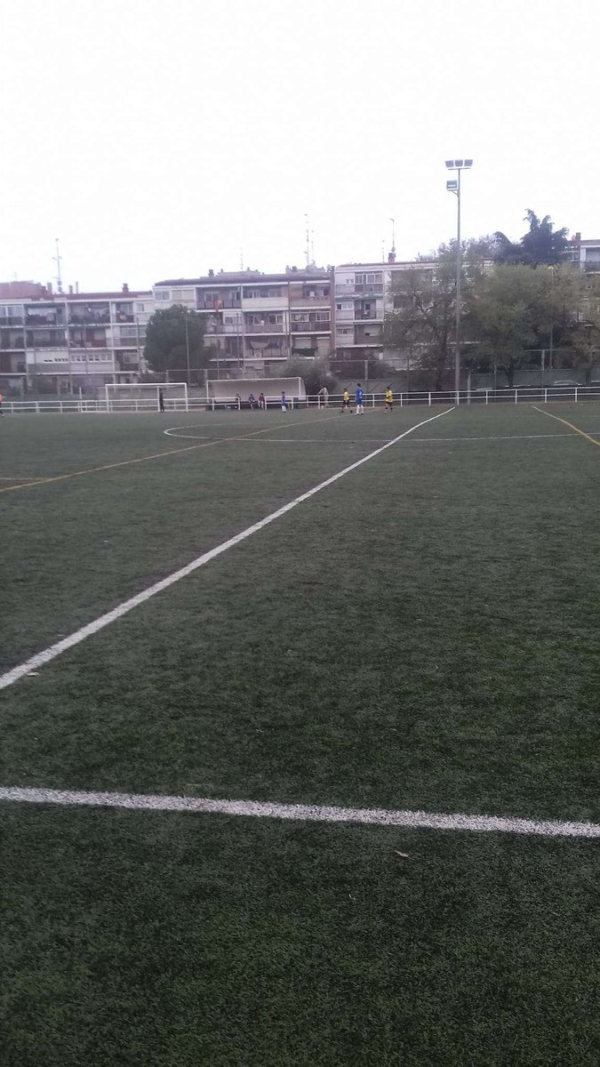GuillermoCP2006's tweet photo. This is a picture from five years ago when I played on a football team when I was a kid. 
#cvejuniors #experiences @somar0209 https://t.co/fjx6mWCZp3