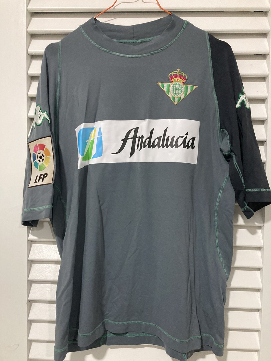 pb_laesquinita's tweet photo. Nuestro capitán @joaquinarte también tiene su hueco merecido en nuestra rifa del #Derby Suplente de la 2003/2004 que no es poca cosa. Papeletas a 1€ en nuestra esquinita durante el previo. Suerte a todos 💪🏻💚👏🏻✅🇳🇬 #heliopolis #betis #LaLiga https://t.co/zBbNxwcxFo
