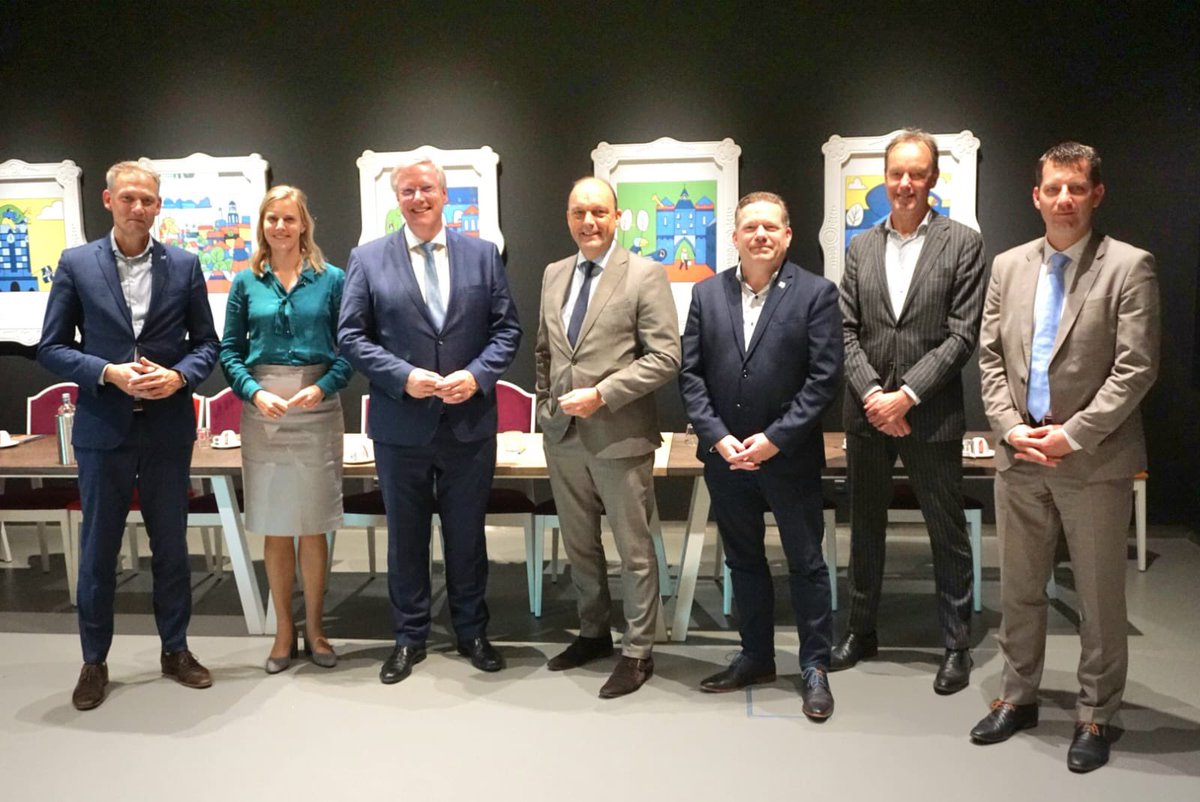 Mooie ontmoeting en gesprekken met B&amp;W en gemeenteraad tijdens mijn #ambtsbezoek aan <a href="/Gemeente_Zwolle/">Gemeente Zwolle</a> over o.a. bestuurskracht, regionale samenwerking, sámen gemeenteraad zijn, weerbaarheid en de kracht van de samenleving. Hartelijk bedankt en veel succes samen gewenst!