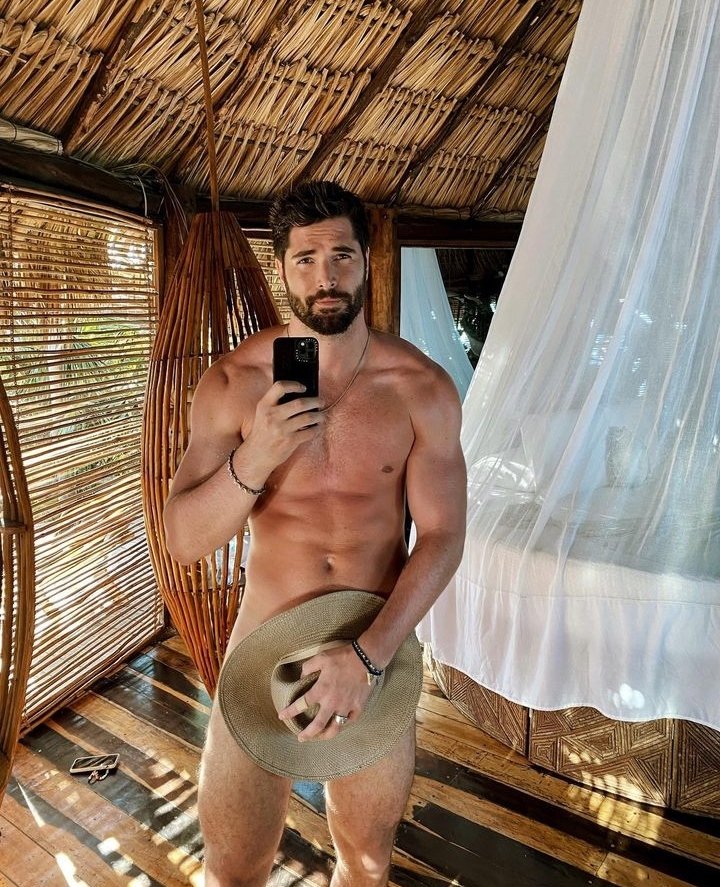 ¿ De que color es la funda ? 
 #SexRol #FreeRol #roleplayer #fake #LewdRP #fakeland