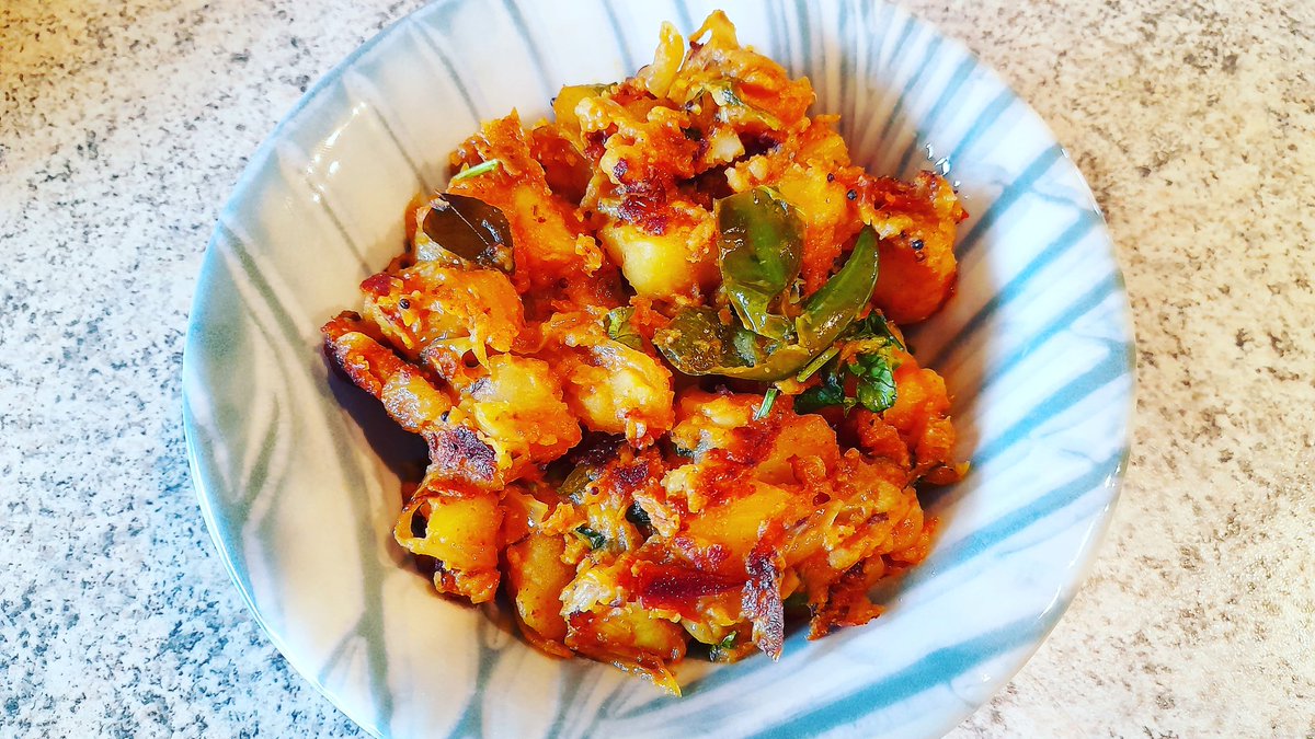 Potato Masala😋
Recipe:    youtu.be/ubQEtqjVaCk

#Food #Foodie #RecipeOfTheDay #Potatoes