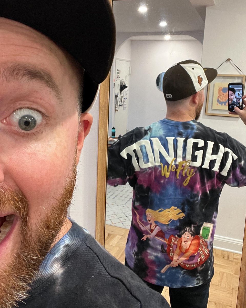neddonovan's tweet photo. What am I wearing for tonight’s screening of The Hunted: Encore? ONLY THE GREATEST HALLOWEEN ARTICLE OF CLOTHING ANYONE HAS EVER OWNED. #HocusPocus #TonightWeFly #HereComeTheVampires https://t.co/9003CzTu3Z