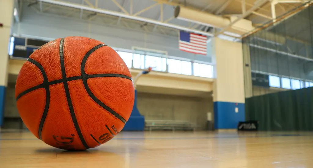 Need some motivation or team spirit? THPRD has adult and youth sports leagues where everyone can play. Leagues are divided by level of skill and competition and include recreation leagues. Team up for basketball, kickball, soccer, volleyball, and more. buff.ly/3AUp4Oj