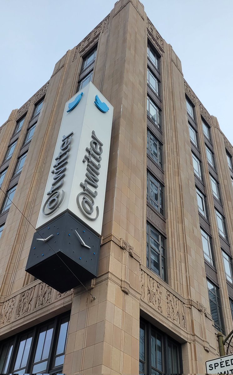 ippei_c's tweet photo. Now in Twitter HQ https://t.co/hqHyxfoaIt