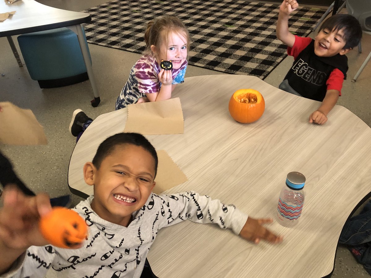 More pumpkin exploration in Ms Goertz class