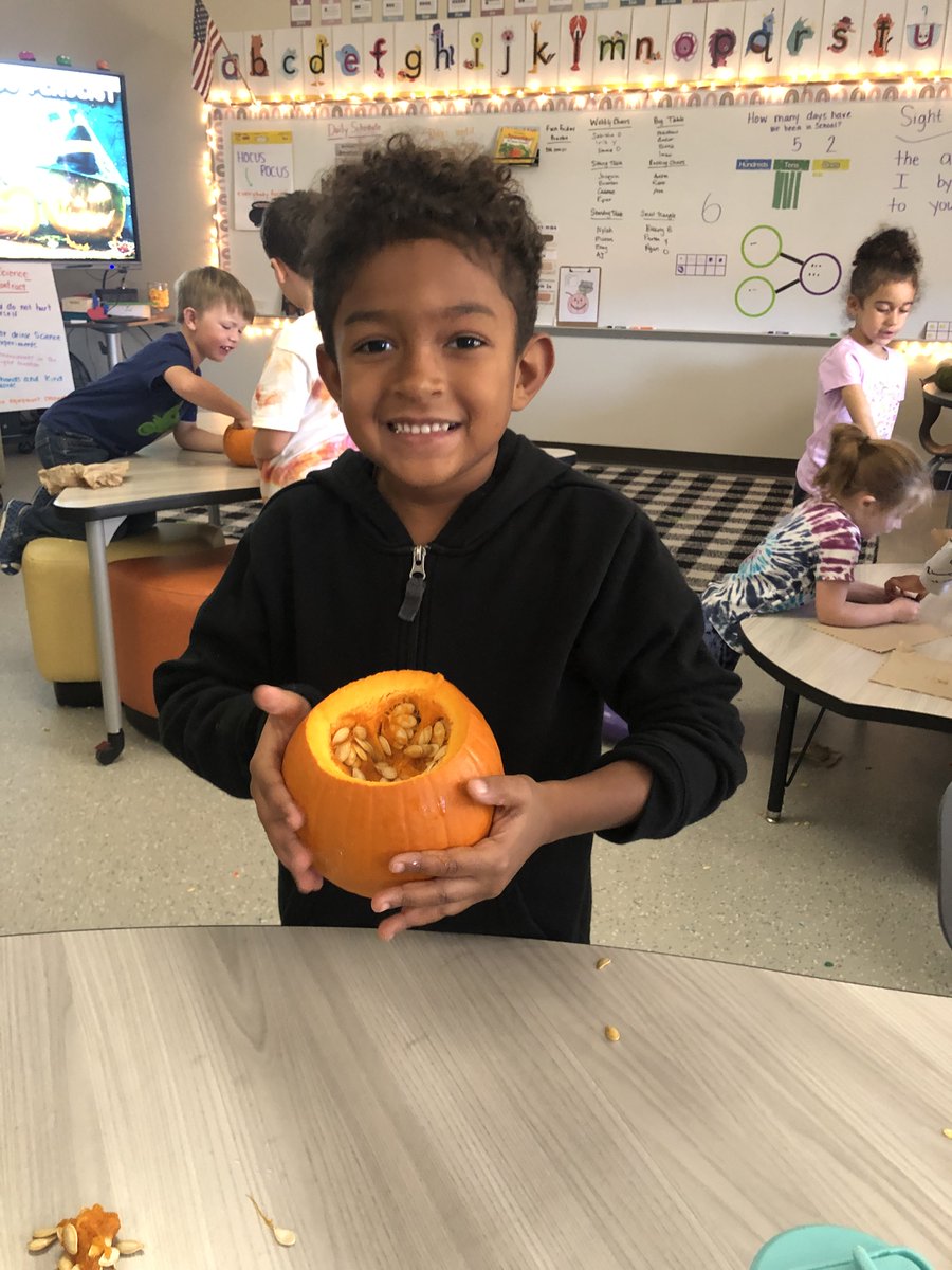 HESHippos's tweet photo. More Pumpkin exploration in Ms Goertz class https://t.co/thtNEXUITr