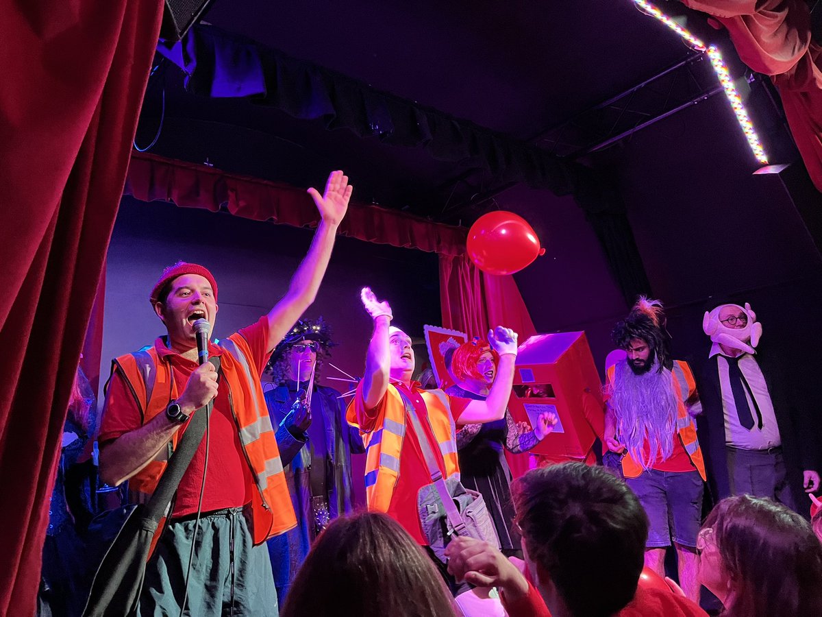 Julings (@julings) on Twitter photo ✉️ everything you ever wanted from a <a href="/WeirdosComedy/">Weirdos Comedy</a> show, congrats to everyone you are stunning ✉️ ✉️ everything you ever wanted from a <a href="/WeirdosComedy/">Weirdos Comedy</a> show, congrats to everyone you are stunning ✉️