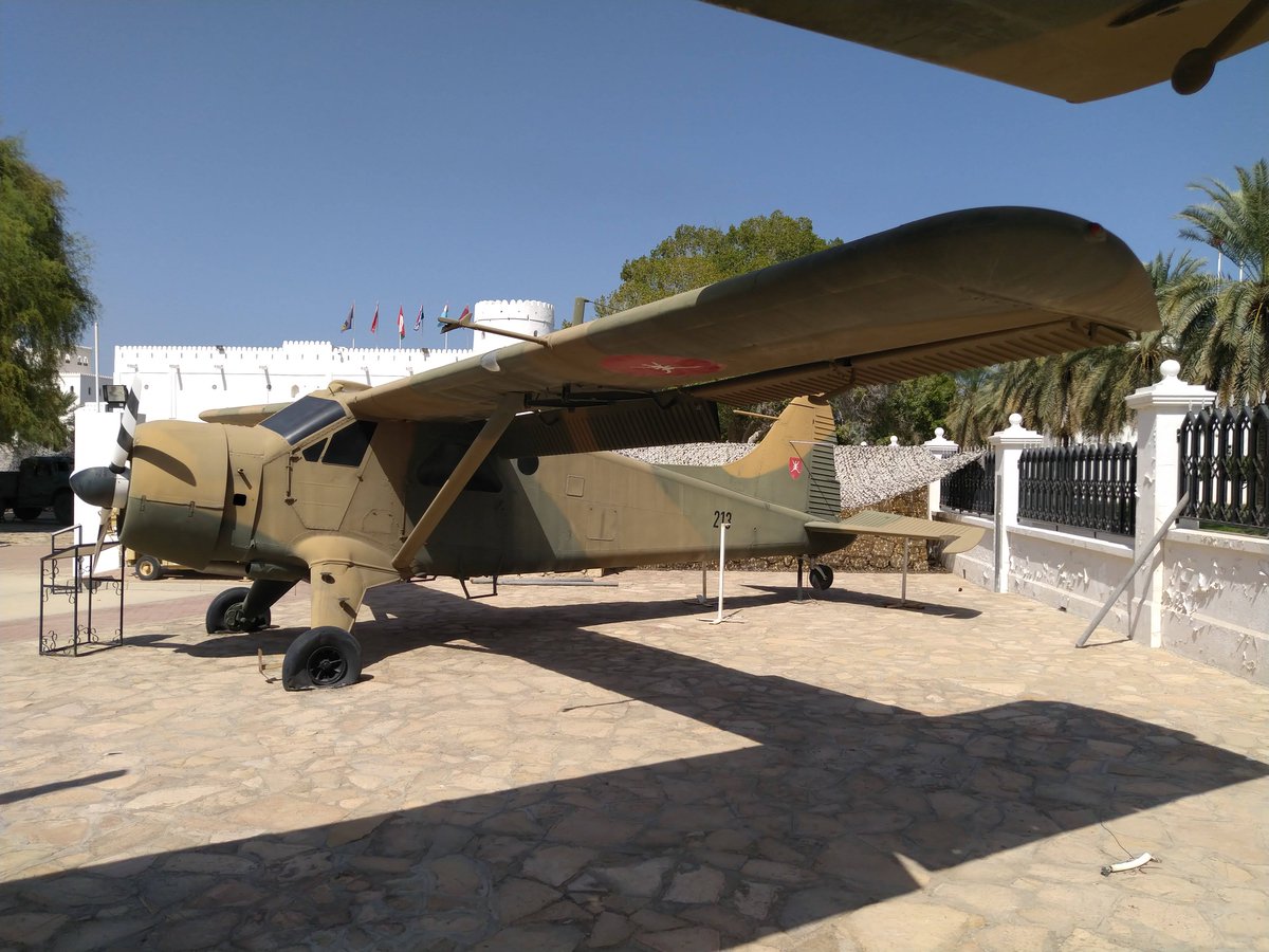 I had to visit the #SultansArmedForcesMuseum during my stay in Muscat. Although only a few aircraft on display it was worth it. #aviationphotography #avgeek #planespotting