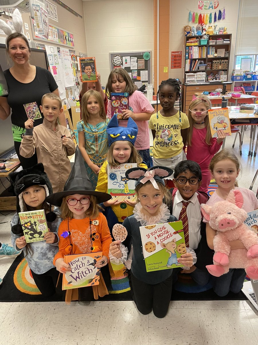 rfrisch4's tweet photo. TNS Tigers having fun and reading #NokesvilleTigers #BookCharacterDay https://t.co/FXeOGBq6sS