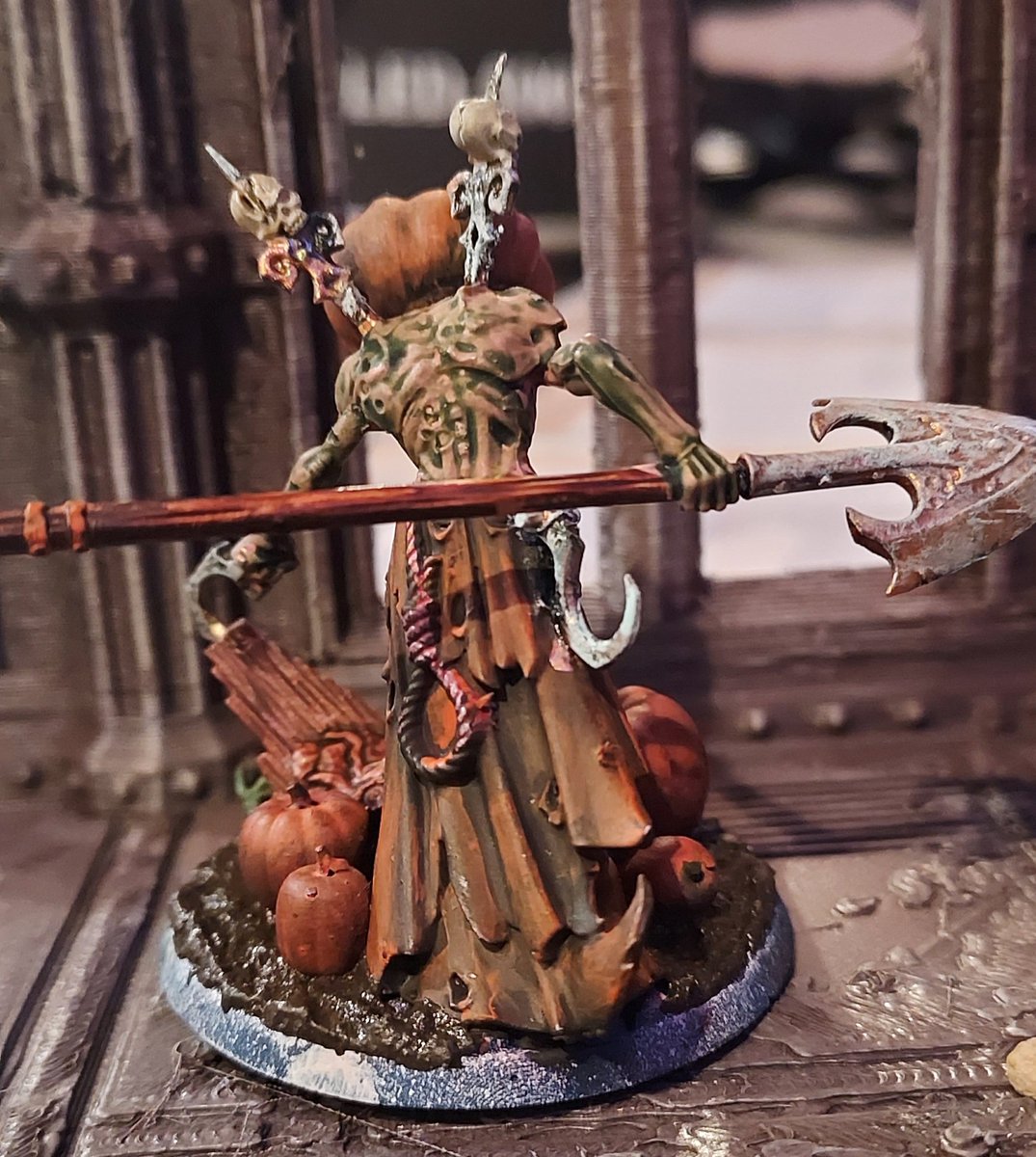 MLELionFX's tweet photo. #Animosity #Weekender2022 Second Herald, The Gardener grows the Everautumn Hoard. https://t.co/GeA4n3kkF1