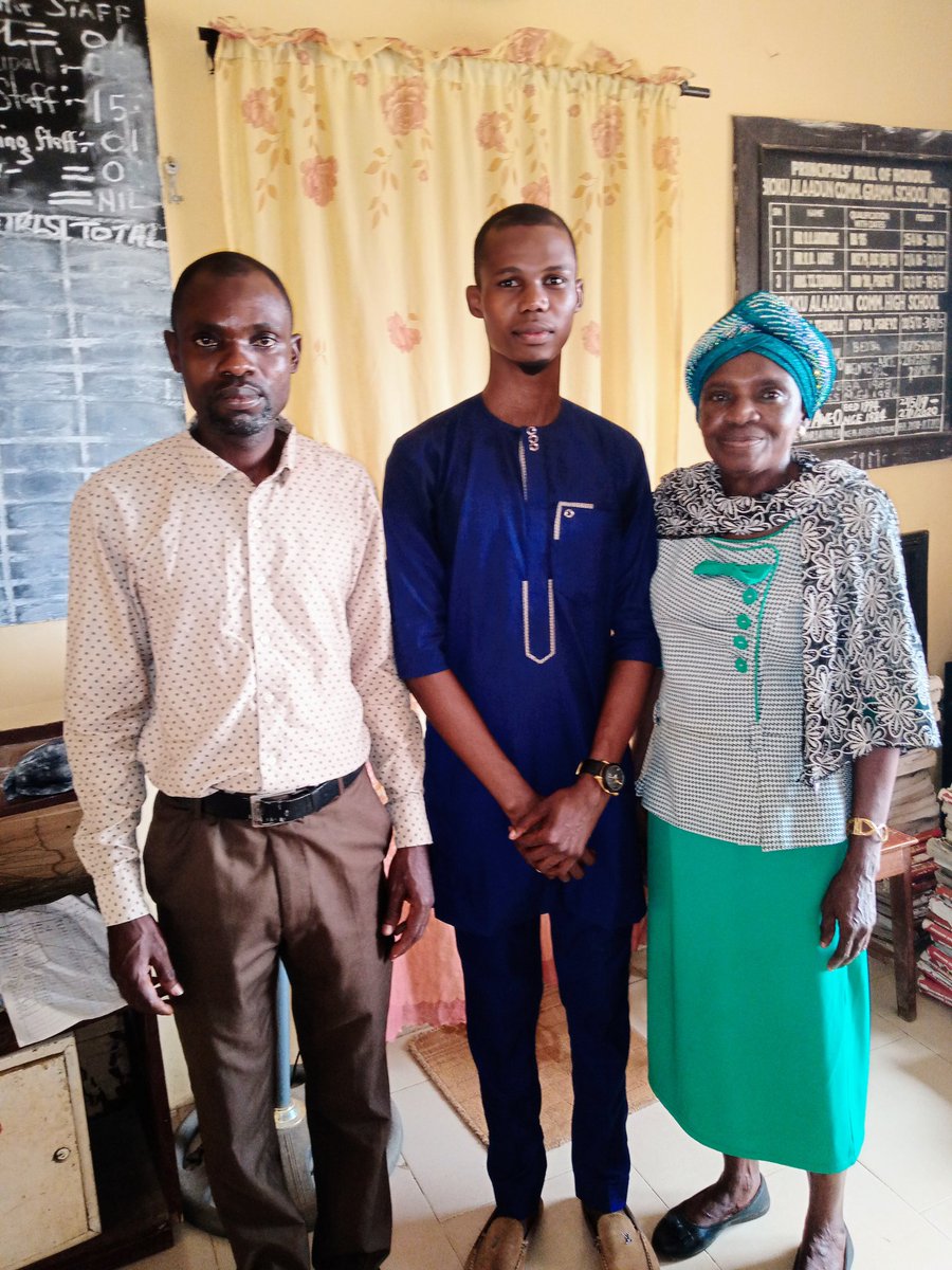 johntee001's tweet photo. The Internet has a lot of information for our use. There are also safety risks we can be exposed to on it. Basic Digital Literacy on the Use of Internet helps us demystify this and keeps us safe online.
#GEAPCYCLE2 #GEAP2022 #GEAP #BASICDIDITALLITERACY #ESVDI #IAMAGEA https://t.co/hE6lwQy6hg