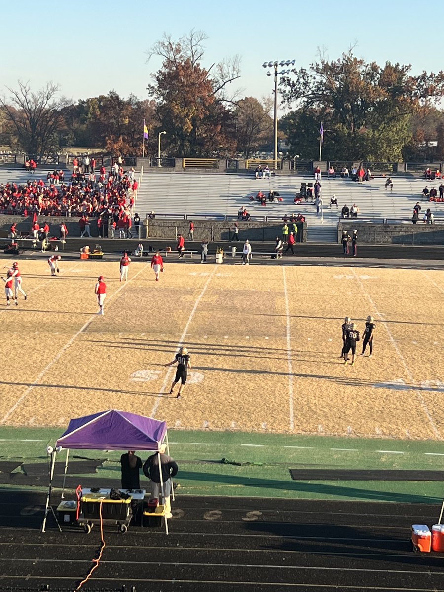 ChrisLabar1's tweet photo. Male / Manual - Chapter 140. Coverage at 6:30 https://t.co/4m1B9n3Ez2 ⁦@WordlowSr⁩ ⁦@MaleBulldogs⁩ ⁦@ManualAthletics⁩ ⁦@courierjournal⁩ ⁦@glicod⁩ ⁦@teeroyhowell⁩ https://t.co/WySbFFe8RU