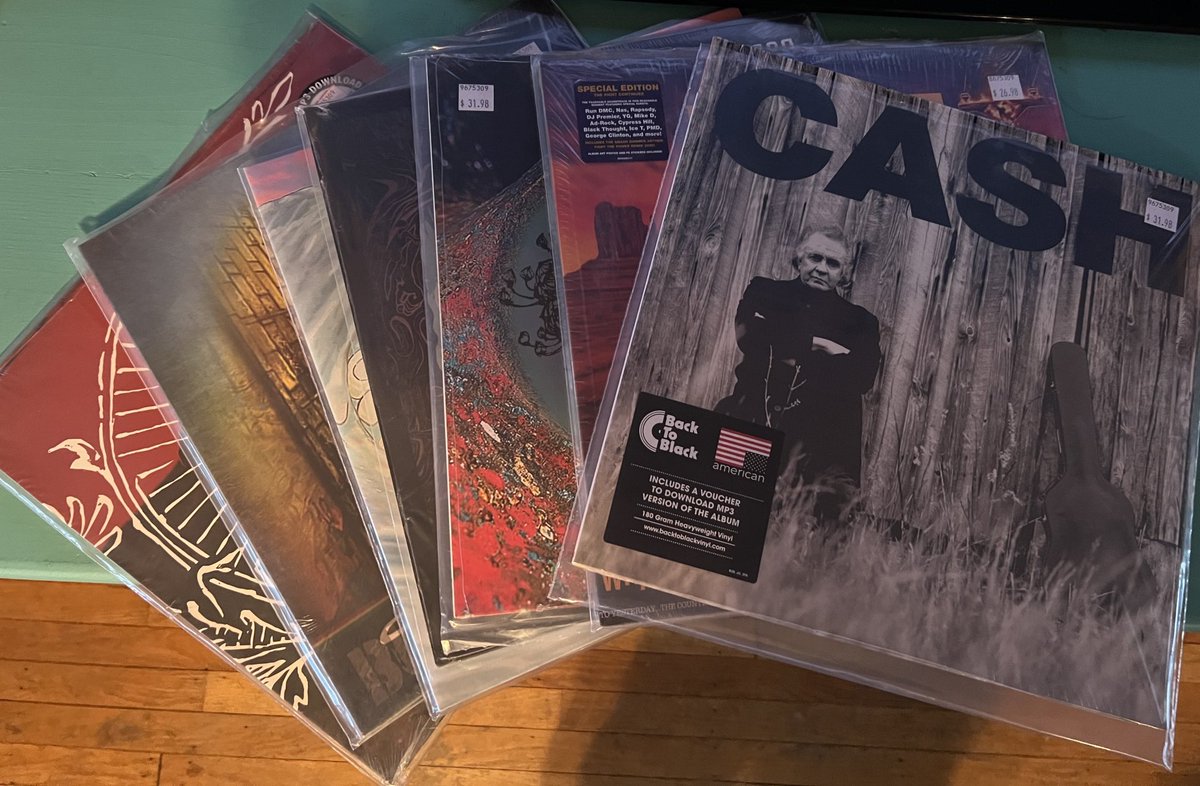 90minplus's tweet image. #fridaynightsvinylnight