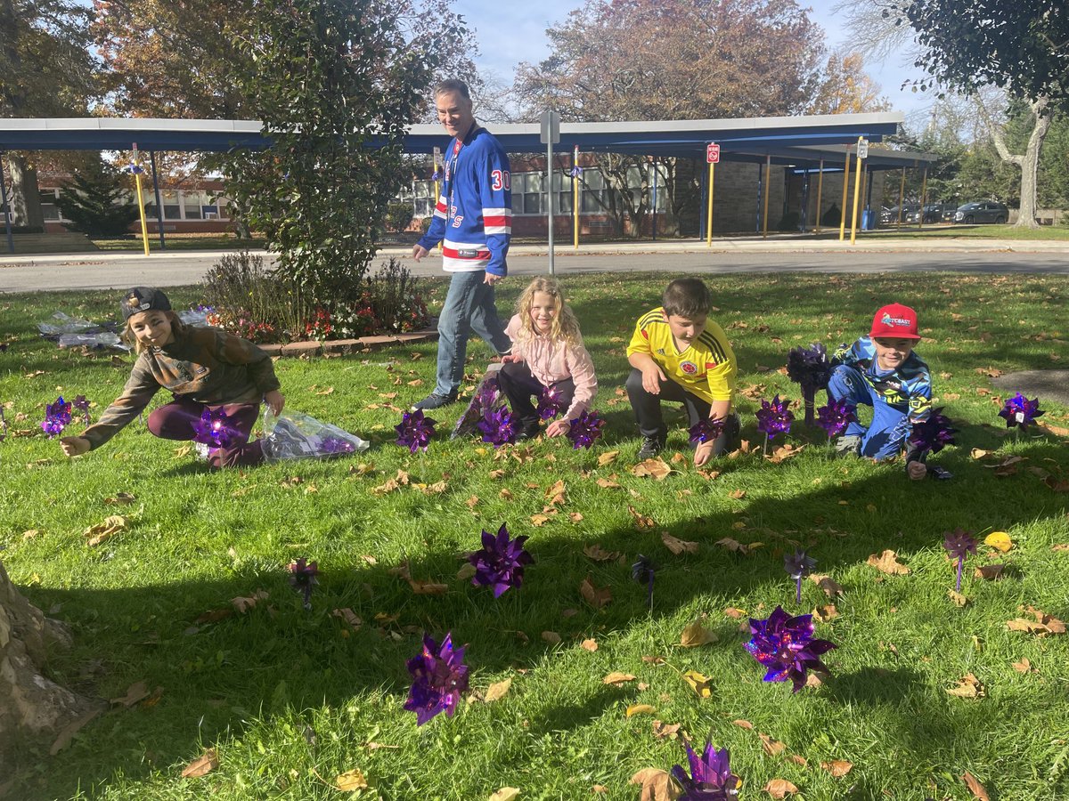 PrncipalBeekman's tweet photo. We wrap up R.A.P. Week by planting pinwheels to represent the healthy choices we focused on this week! https://t.co/pIZgMjioEe