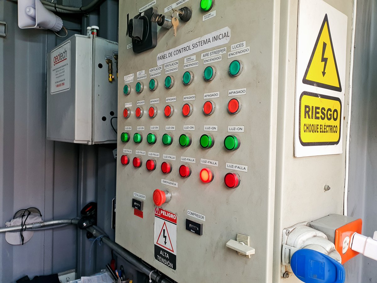 hidrogeocol_ec's tweet photo. Dejando a punto nuestros sistemas repotenciados in situ para acelerar la remediación de agua subterránea. #welovewhatwedo #weloveourclients #ingenieriaparaunplanetaazul https://t.co/7ZL6oG5dHu