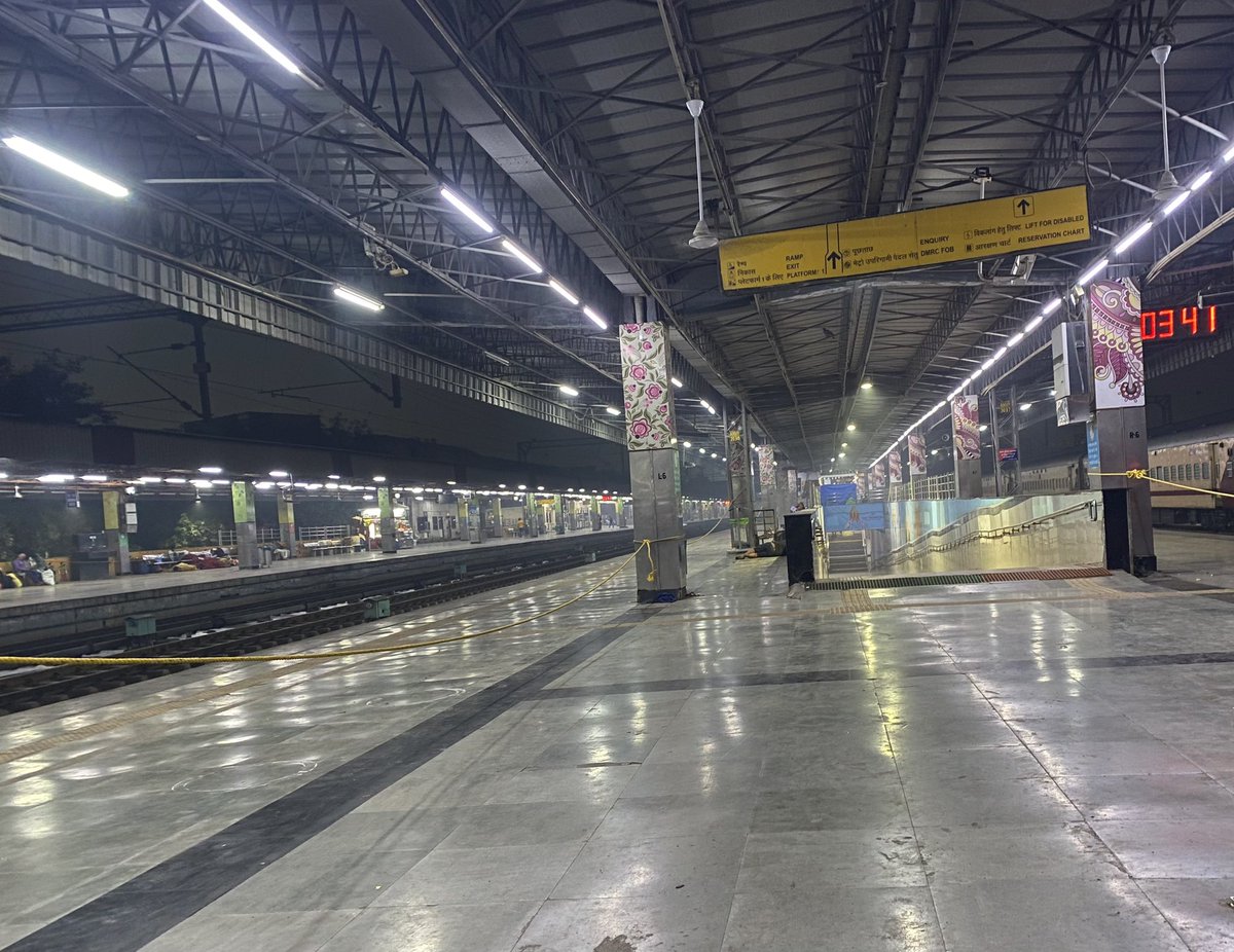 Still waiting for Train 03256, this is showing how our railway system is planned.
#IndianRailways not expected that delays during this festive season <a href="/AshwiniVaishnaw/">Ashwini Vaishnaw</a> do something needful <a href="/RailwaySeva/">RailwaySeva</a>