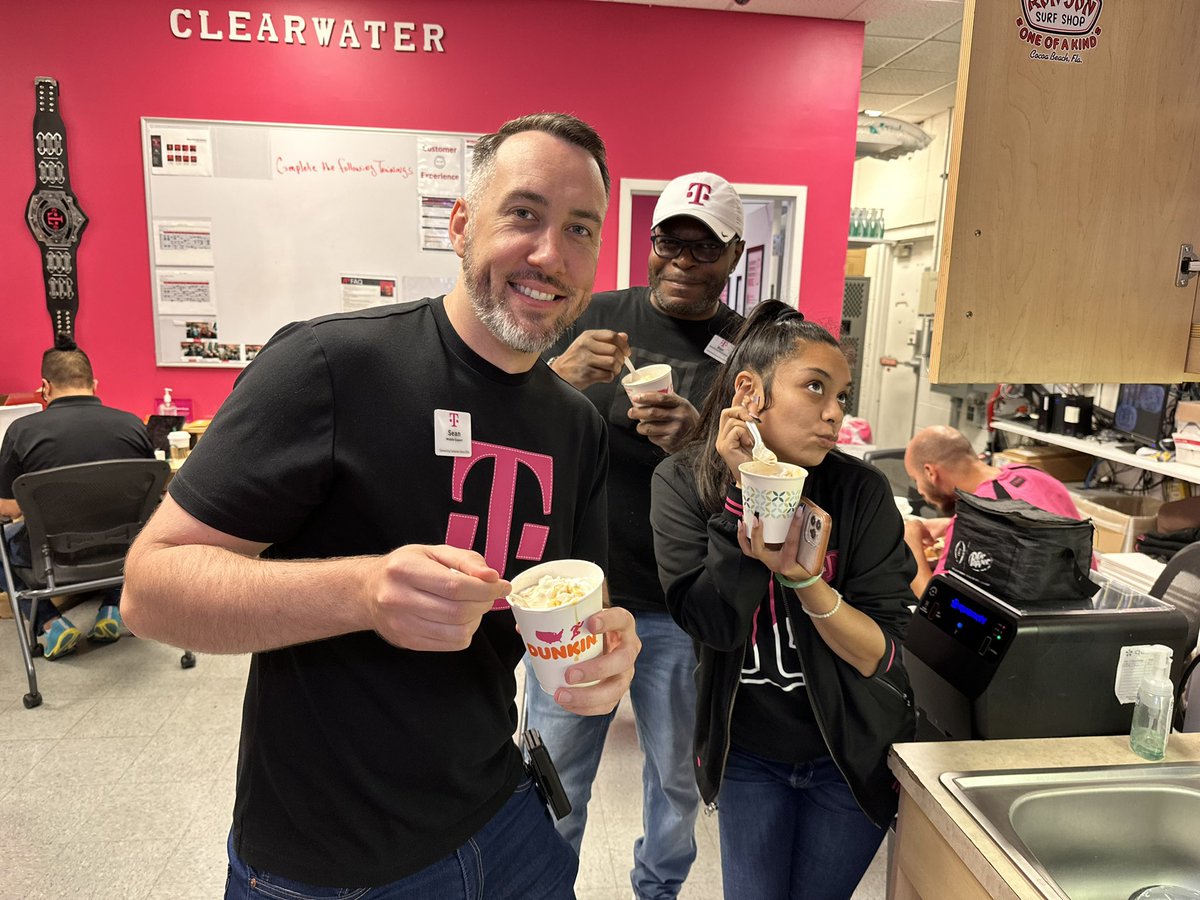 I told my team if they did a good job while I was on PTO,I would learn 2 make Frappuccinos for them. Guess what?They have delivered in an amazing way & continue to do so!im so proud & honored 2 be able to serve this team @TonyCBerger @EddiePryor7 @DaveMayeux @cjgreentx @_MSing_