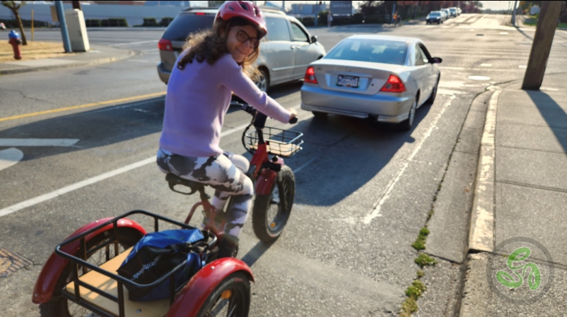 etrikescanada's tweet photo. Happy weekend everyone! Hope your commute brings a smile to your face like Dana's does. #etrikes #ebikes #commuter https://t.co/vx3qSR1TPg