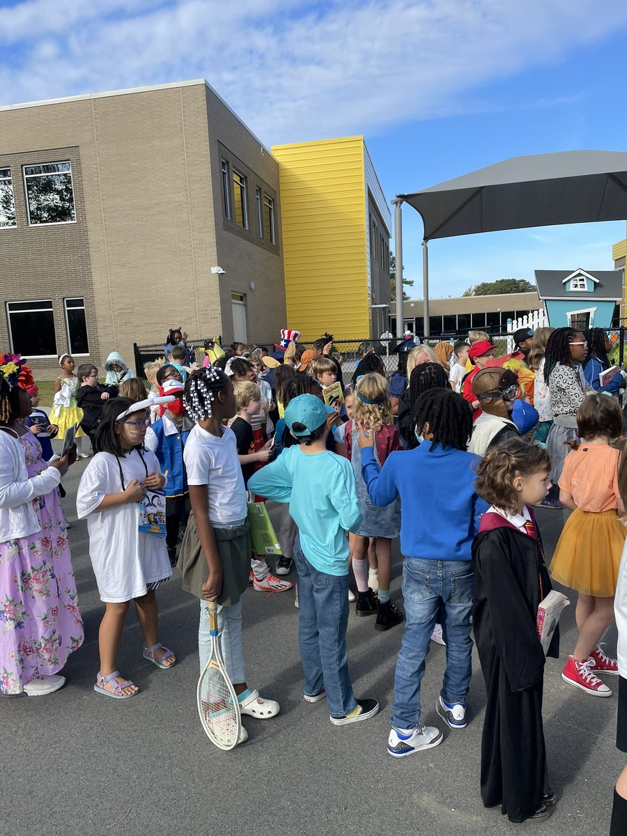 Happy Friday, noooo even better Happy Book Character Day <a href="/ConnMagnet/">Conn Magnet Elementary</a>.  Thank you Enloe High School Band for the sounds!