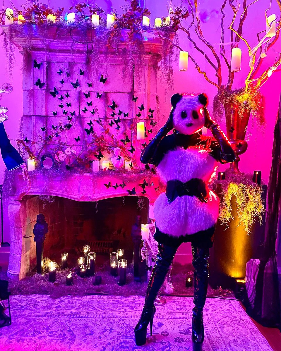 AddictedMarcos's tweet photo. ADDICTED PANDA ๐ผ ๐ค
Thank you @husheventsnyc for having an amazing Halloween party ๐๐ป Loved every about it โจ
Once You See Results You Become Addicted ๐ฅ
#happyhalloween #halloween #halloweenparty #costume #halloweencostume #panda #pleasershoes #addictedbymarcos https://t.co/PJ2oqrA4CU