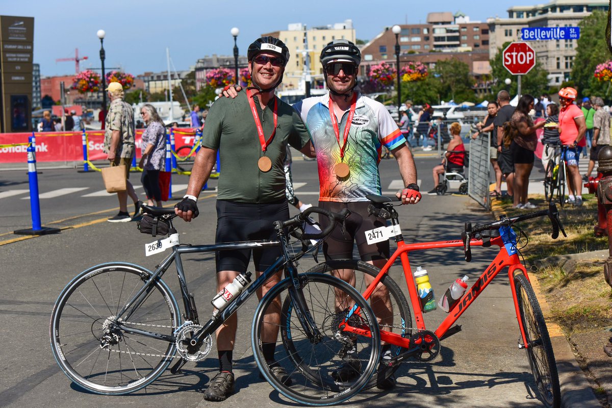 They say the storms are coming for Victoria, so get outside while you can ☀️🚲 #happyfriday #rideyyj #tourdevictoria #yyjbike #cycle