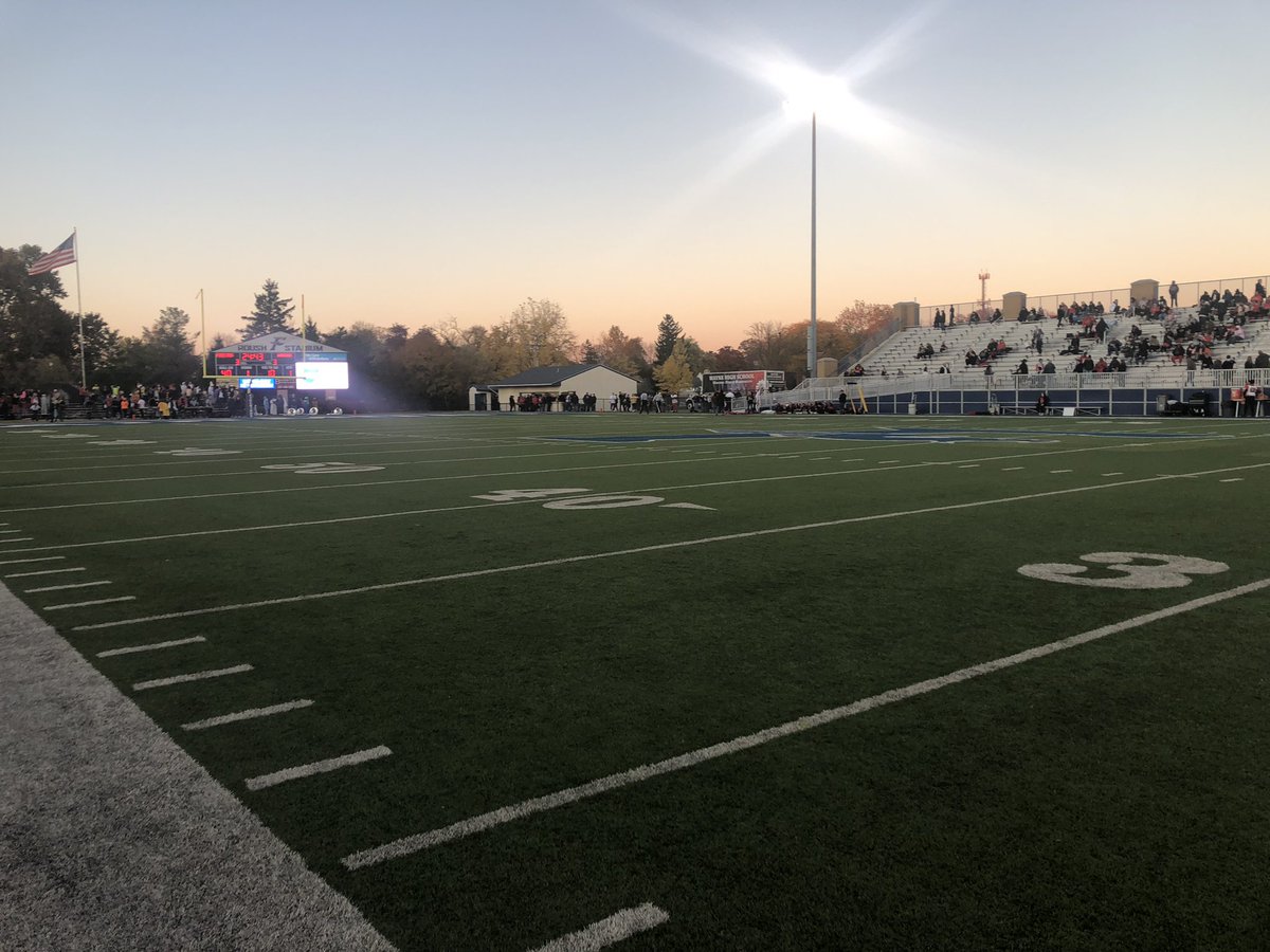 jberg_16's tweet photo. Nothing like a home game in Week 11! Letโs get this โWโ @FBFairmont #BeatWayne https://t.co/dOYi4Vl2bF
