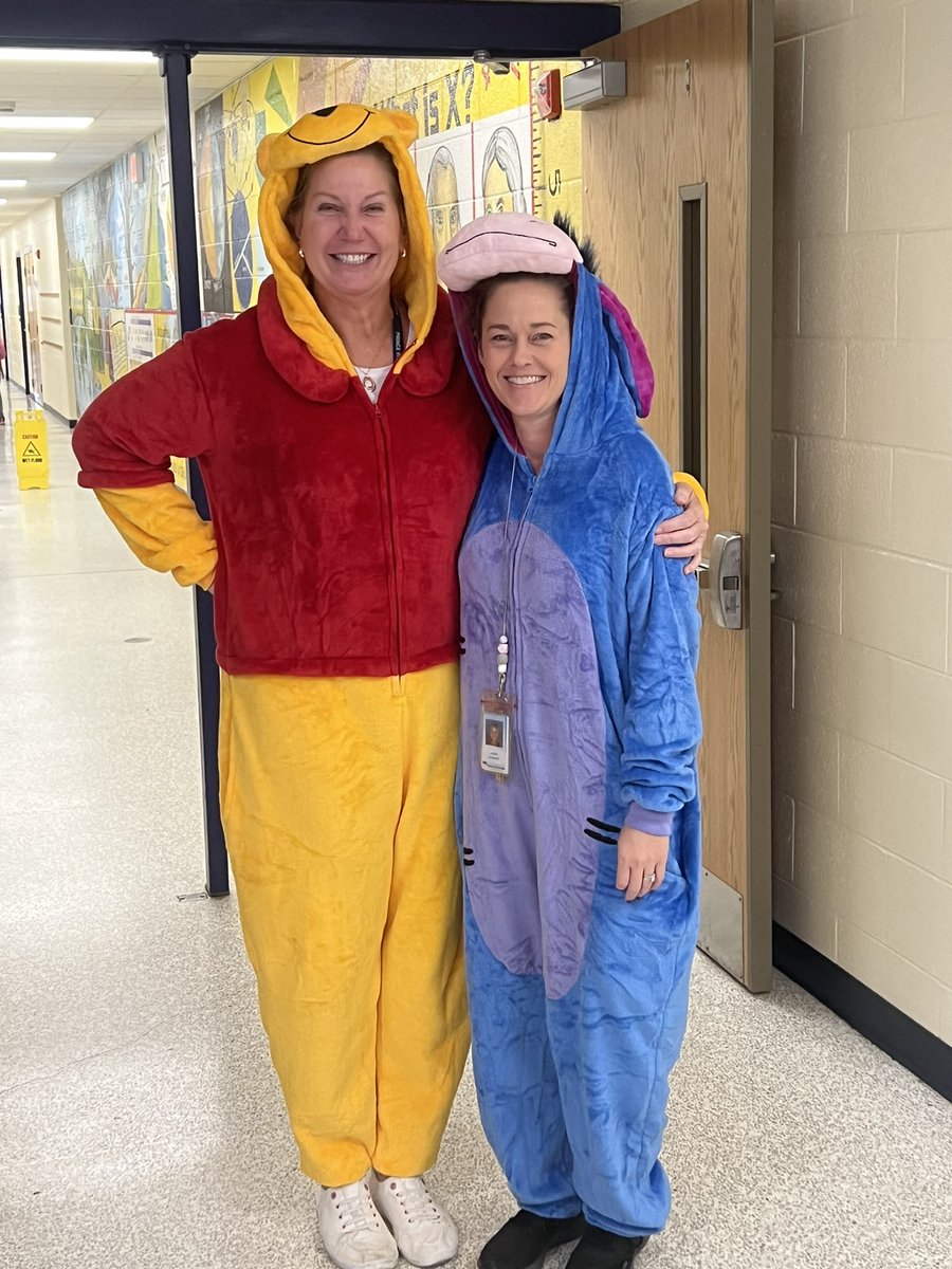 Rachel Pierce (she/her) (@thepiercedap) on Twitter photo We had such a fun day at Mullen ES. I have the best colleagues! #BookCharacterDay @MullenShamrocks <a href="/PypMullen/">MullenElementaryPYP</a> <a href="/MullenArt1/">Ms. KP’s Art Room</a> <a href="/PWCSNews/">PWCS</a> We had such a fun day at Mullen ES. I have the best colleagues! #BookCharacterDay @MullenShamrocks <a href="/PypMullen/">MullenElementaryPYP</a> <a href="/MullenArt1/">Ms. KP’s Art Room</a> <a href="/PWCSNews/">PWCS</a>
