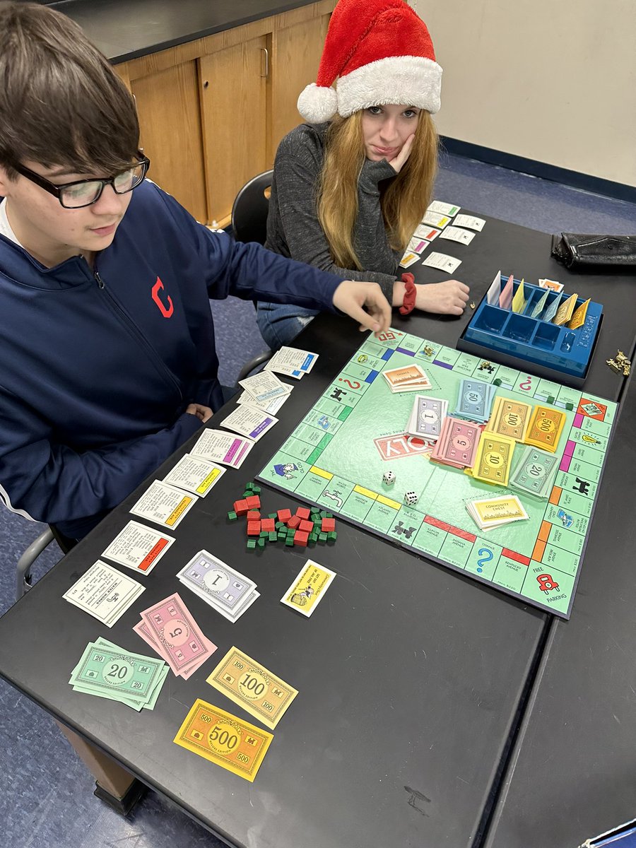 MrsEliasWCS's tweet photo. Our 6-8 POD enjoyed their Q1 PBIS incentive today: bingo, board games, cheerleading, reading, sudoku, fashion design, karaoke, and movies! https://t.co/teSakypNVE
