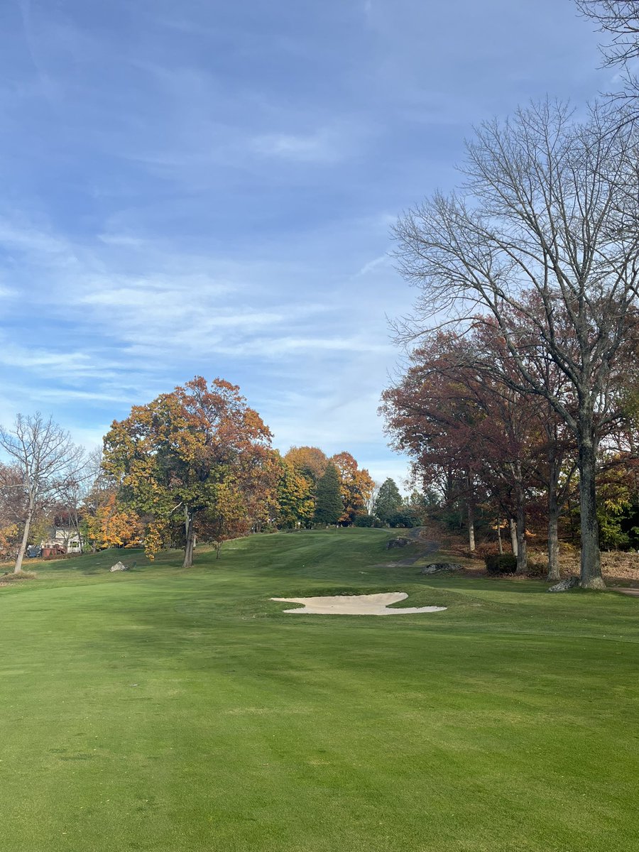 LakeMohawkGolf's tweet photo. Some wonderful #fallgolf views from No. 14 fairway today at LMGC ⛳️🍁 

#Nature #Golfing #NewJersey #Pure https://t.co/RJfQch3m1R