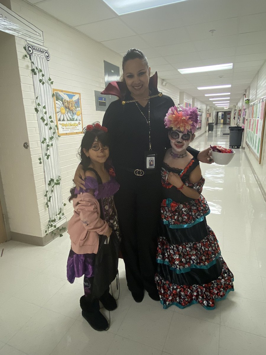 Natali Legeros tweet media